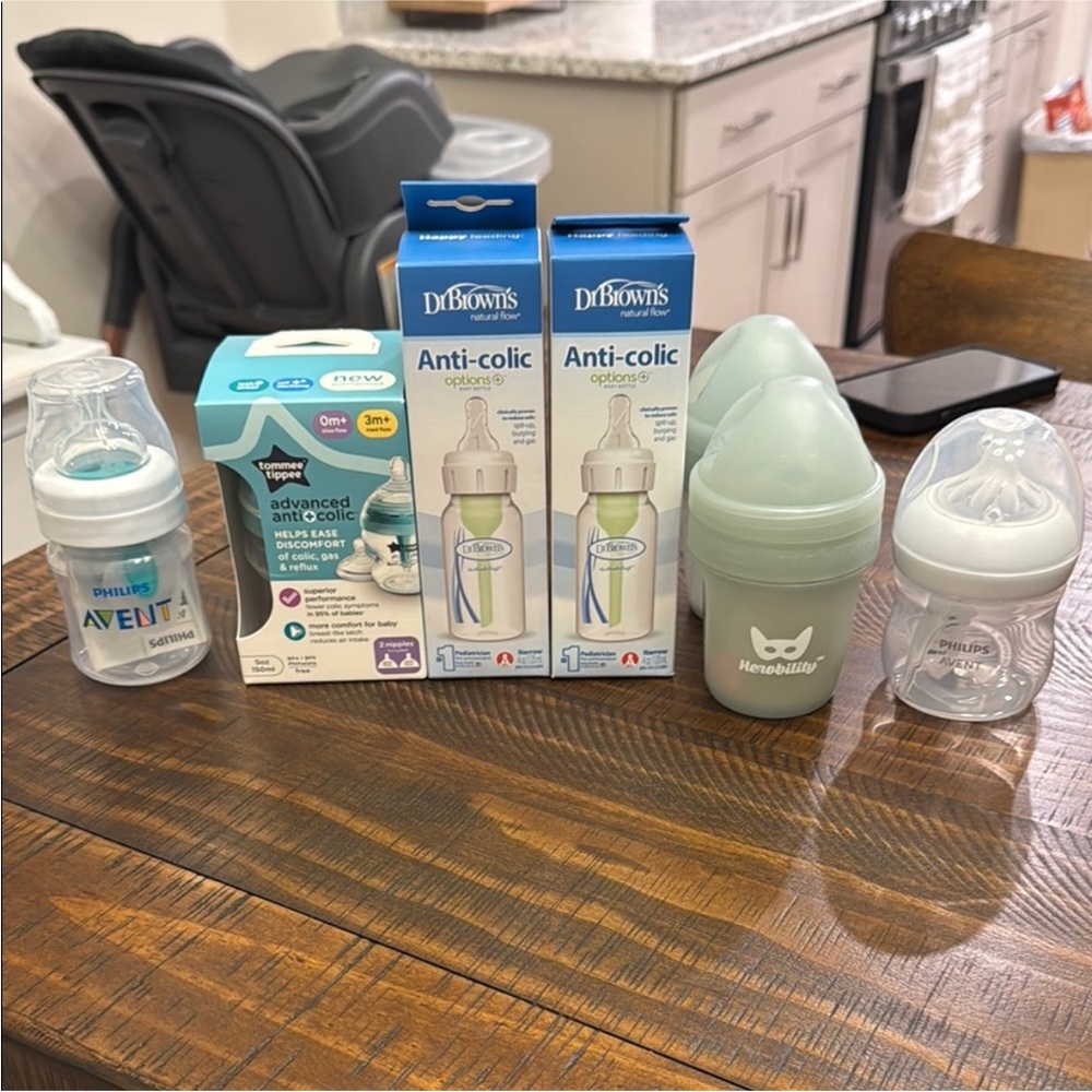 7pc Baby Bottle Set. Never used!